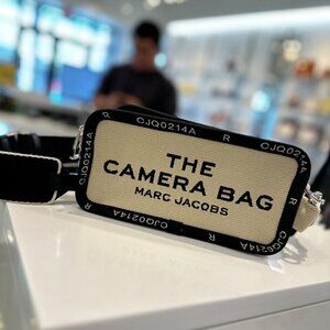 NWT！Marc Jacobs The Camera Bag -White Canvas with Black logo binded edge